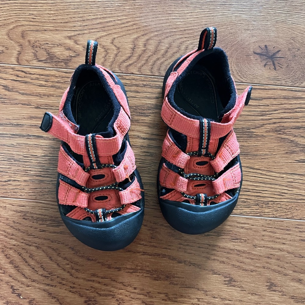 Keen Toddler Size 7
